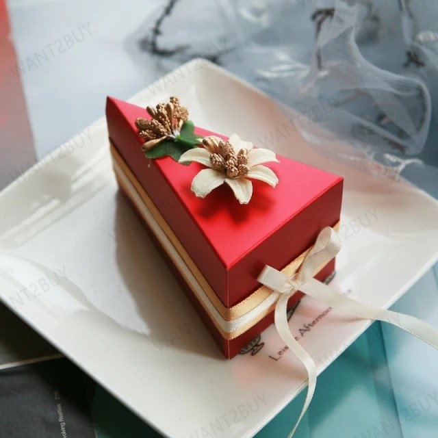 Birthday Wedding souvenir gift triangle cake shape box - Image 4